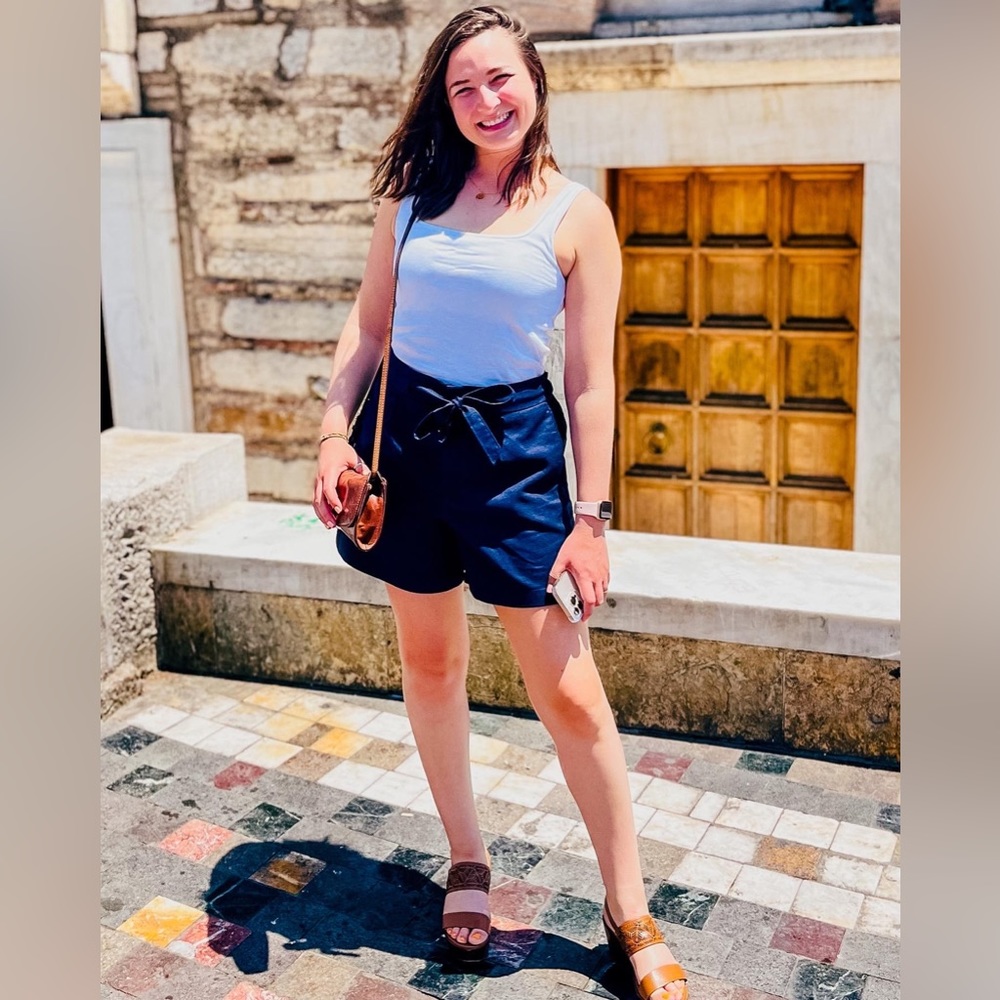 Meet your Posher, Caitlin